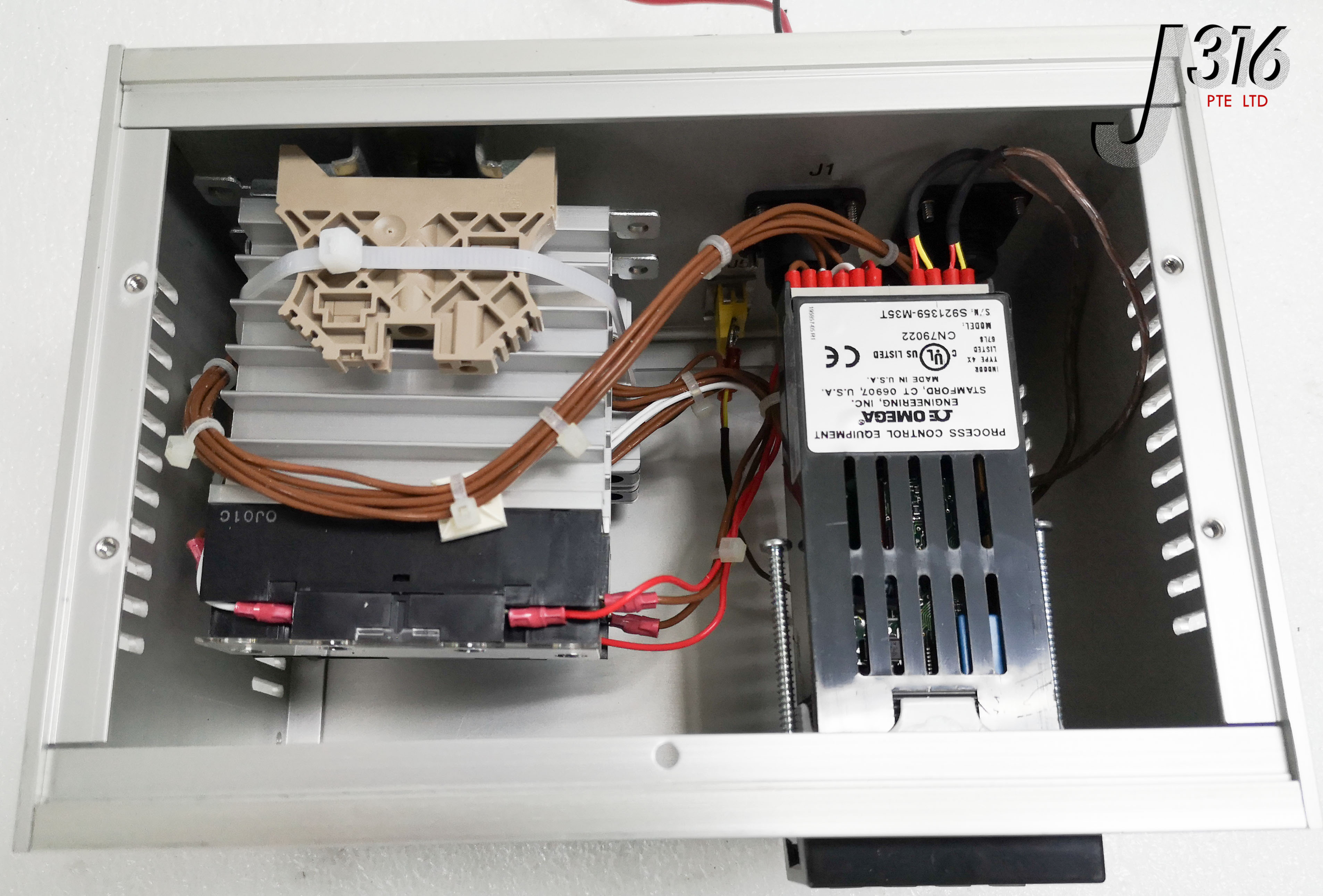 。 27134 AXCELIS TEMPERATURE CONTROLLER ASSY W/ OMEGA CN79000 693631